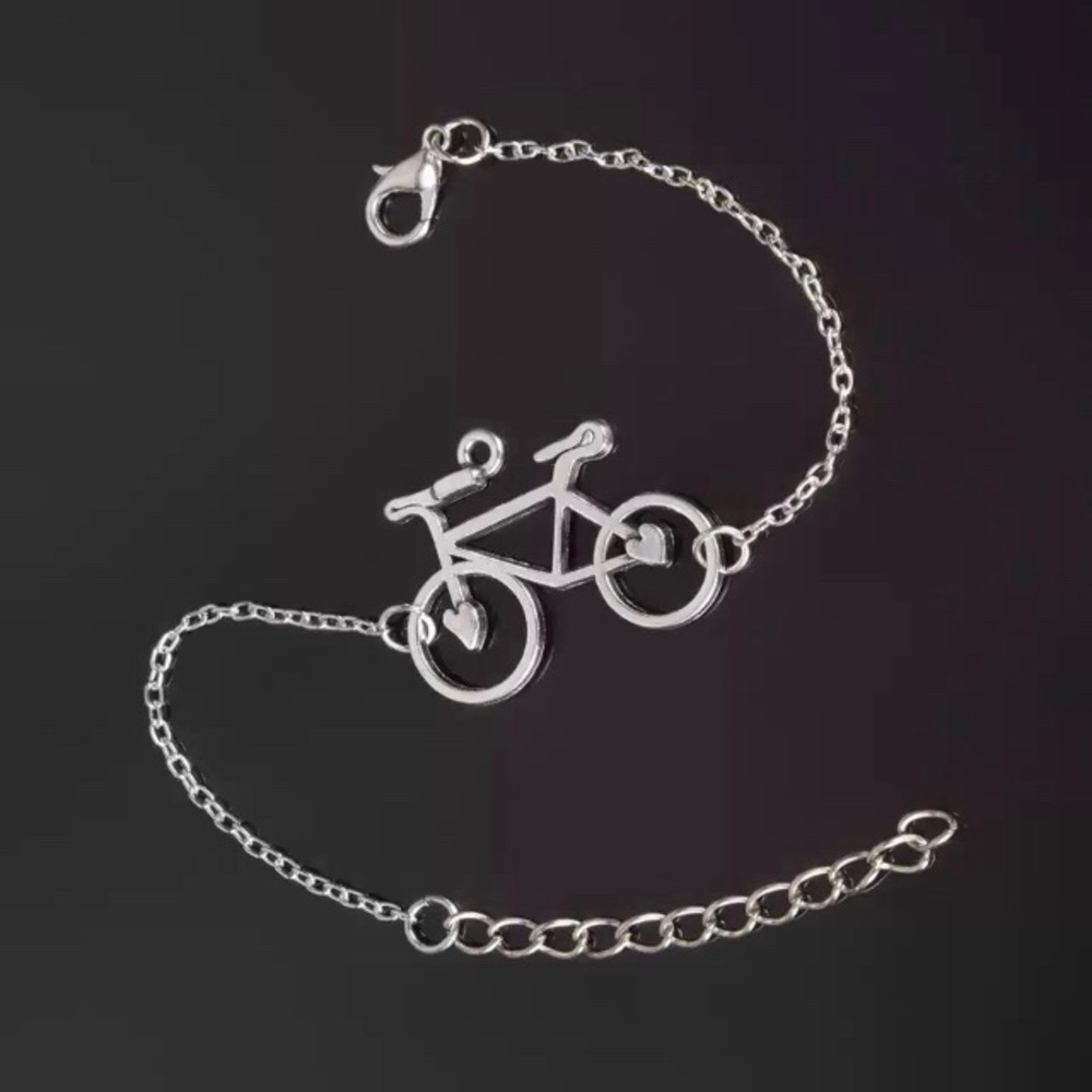 NEW!๐๐ADORABLE! ๐ฒ BIKE ๐ฒ BRACELET!๐๐HEARTS! - Picture 1 of 4